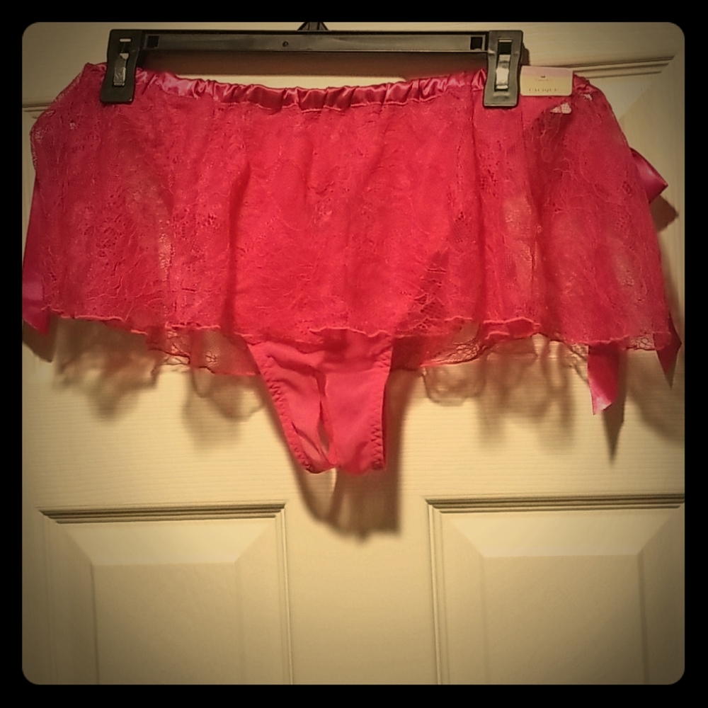 NWT Cacique Size 18 / 20 Garterbelt